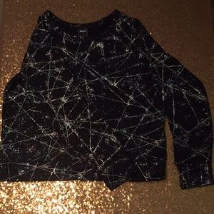 Long sleeve print shirt.